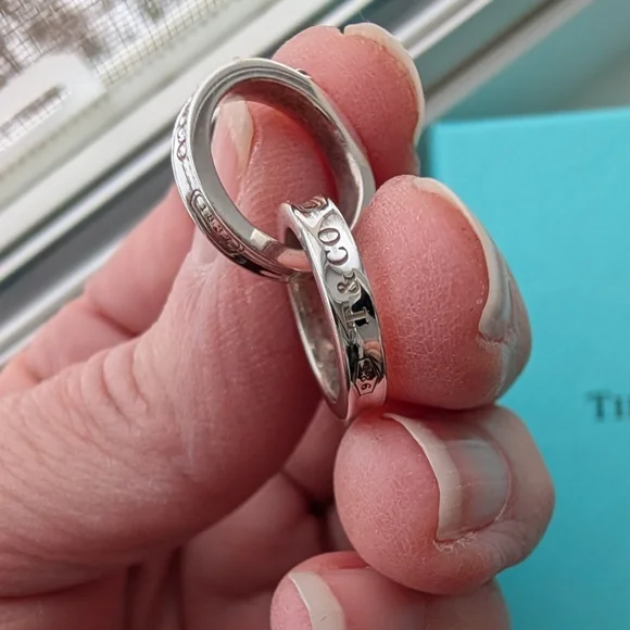 Tiffany & Co. 1837 Small Sterling Silver Interlocking Circles Necklace - Picture 6 of 14